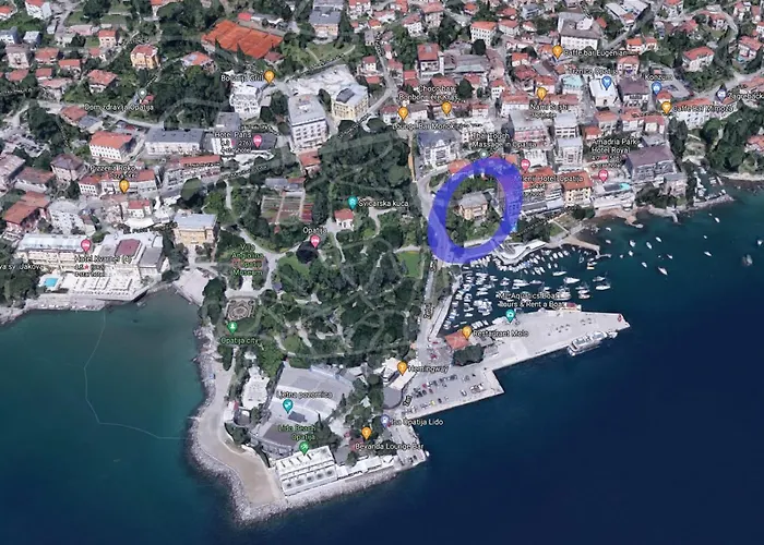 Yacht Club Residence